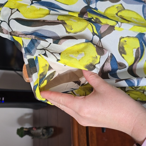 Elorie Lemon Print Pleated Skirt - Picture 7 of 7